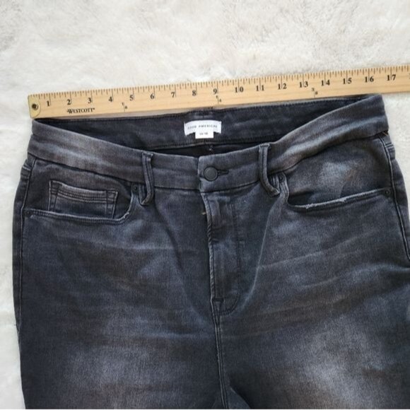 Good American Women's wash Black Jeans - Picture 11 of 14